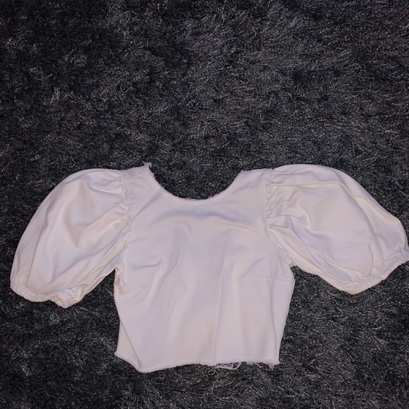 Zara Tops - Zara Puff Sleeve Crop Top